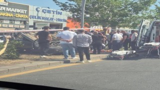 Ankarada kontrolden çıkan otomobil refüje devrildi