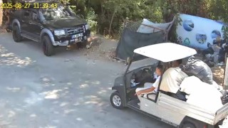 Anonsla uyarılınca yere attığı izmariti geri aldı