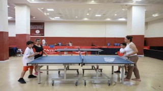 Antalyada çocuklar yaz tatilini sporla geçiriyor