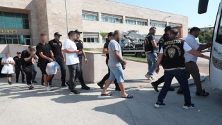 Antalyada eş zamanlı operasyonlarda 236 aranan şahıs yakalandı