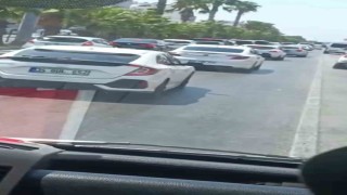 Antalyada trafikte sıkışan ambulans hastayı güçlükle hastaneye ulaştırdı