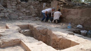 Antandros Antik Kenti kazılarında bin 600 yıllık vaftizhane ortaya çıkarıldı