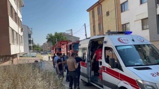 Apartman dairesinde çıkan yangında dumandan zehirlen 56 yaşıdaki adam hayatını kaybetti