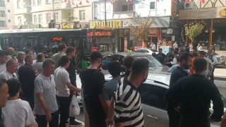 Aracı içinde bayılan sürücü hastaneye kaldırıldı