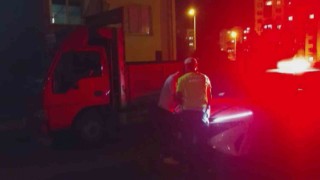 Araçlarına fazla yük atarak trafiği tehlikeye soktular