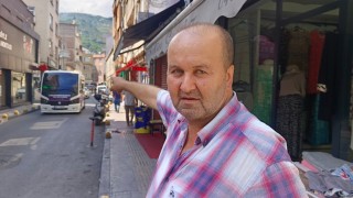 Arıza aracının bomunda çalışırken dolmuşun üzerine düştü