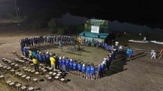 Arnavutköy Belediyesinin düzenlediği doğa kampında babalar ve oğulları keyifli vakit geçirdi