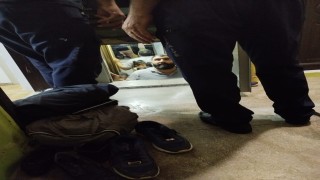 Asansörde kalan aileyi ekipler kurtardı