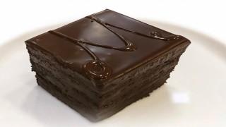 Asırlık pasta mahkemelik oldu