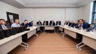 Atatürk Üniversitesi, üniversite hastanelerinin geleceğine yön veren çalıştayda yerini aldı