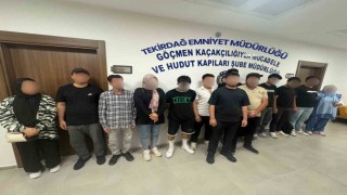 Avrupaya kaçmak için kamyonete özel bölme yapmışlar:19 düzensiz göçmen yakalandı