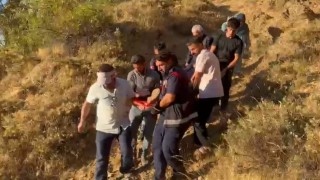 Ayağı burkulan kadın kayalıklarda mahsur kaldı