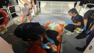 Ayağı kırılan kazazede sahil güvenlik ekipleri tarafından kurtarıldı