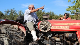 Ayağının kırık olmasına aldırmadı, yangın için seferber oldu