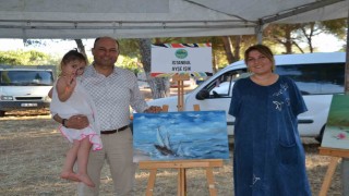 Ayaklarıyla hayata tutunuyor