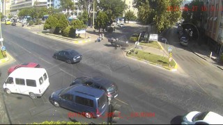 Aydındaki kazanın görüntüleri kameraya yansıdı