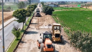 Aydının tüm ilçelerinde yol yapım ve yenileme çalışmaları sürüyor