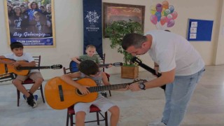 Aydınlı çocuklar yaz tatilini müzikle geçiriyor