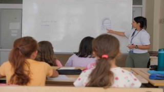 Aydınlı çocuklar yazı İngilizce öğrenerek geçiriyor