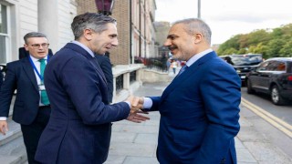 Bakan Fidan, İrlanda Başbakan Yardımcısı Harris ile görüştü