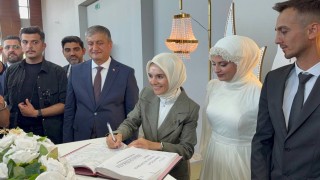 Bakan Göktaş, Karabükte gençlerin nikah şahidi oldu