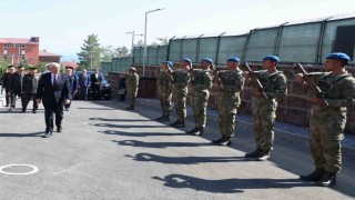 Bakan Güler, Bitlis Ahlat Komando Tabur Komutanlığını ziyaret etti