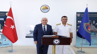 Bakan Güler, İstanbul Tersanesi Komutanlığını ziyaret etti