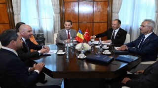 Bakan Uraloğlu, Romanya Başbakanı Bolojan ve mevkidaşı Șerban ile görüştü