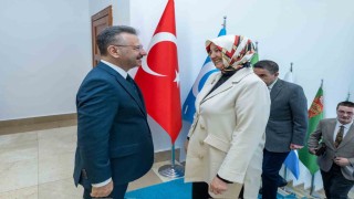 Bakan Yardımcısı Yenigün ile Vali Aksoy sosyal hizmet faaliyetlerini değerlendirdi