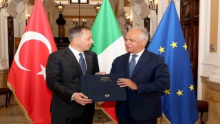 Bakan Yerlikaya, İtalyan mevkidaşı Piantedosi ile görüştü