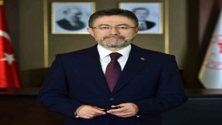 Bakan Yumaklı: Uçağımız havaalanına dönerken acil iniş yapmıştır