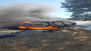 Balıkesirde araç yangını ormana sıçramadan söndürüldü