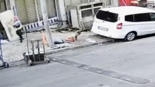 Balkondan düşen 4 yaşındaki çocuğun görüntüleri kameraya yansıdı