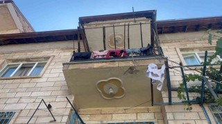 Balkondan düşen çocuk hayatını kaybetti