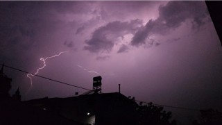 Bandırma ve Erdekte sağanak yağış