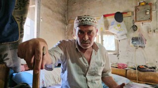 Baraka tarzı evde yaşam mücadelesi