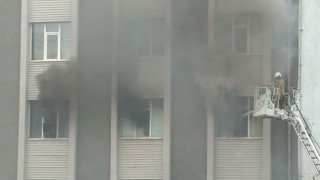 Başakşehirde çorap imalathanesinde korkutan yangın