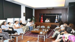 Başkan Büyükgöz, YKSde ilk bine giren öğrencileri ağırladı