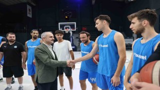 Başkan Çiftçiden, basketbol takımına sezon öncesi ziyaret