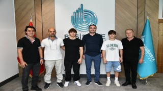 Başkan Özlü başarılı sporcuları ağırladı