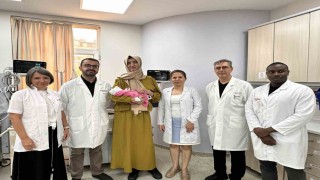 Başkent Hastanesinde hayat kurtaran operasyon: Anne ve bebeği yaşama tutundu