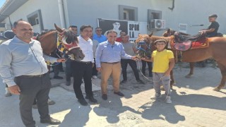 Baybatur Selendide esnaf ve partililerle buluştu