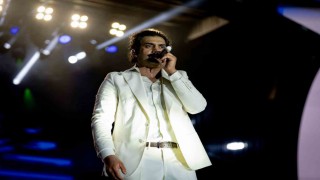 Bayhan Erzurumda coşturdu