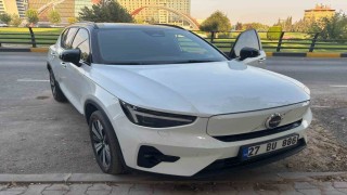 Bayiden alınan Volvo marka sıfır elektrikli araç kusurlu çıktı