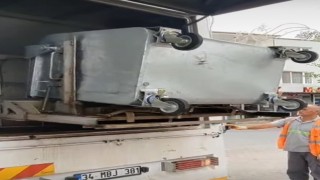 Bayırköyde çöp konteynerleri düzenli olarak tek tek yıkanıp dezenfekte ediliyor