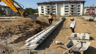 Bayırköyde yarı olimpik yüzme havuzu önünde zemin güçlendirme çalışmaları sürüyor