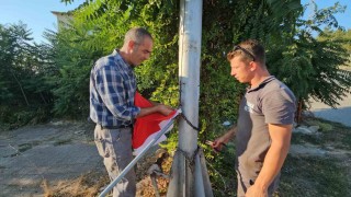 Bayrak direğinin boş kalmasına gönlü el vermedi