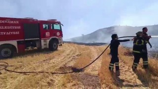 Belediye itfaiyesinde staj yapan kadın stajyerler, cesaretiyle dikkat çekti