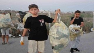 ‘Ben başladım sıra sende sloganıyla çöp toplama hareketini başlatan Miraça belediye ekiplerinden destek