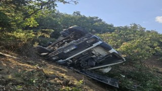 Beton mikseri şarampole yuvarlandı: 1 yaralı